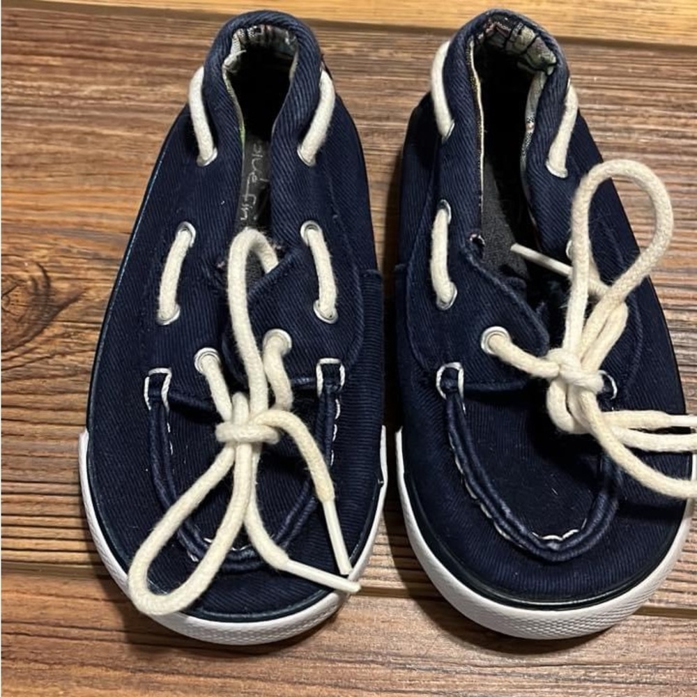Size 4 Blue Fin toddler navy blue boat shoes
